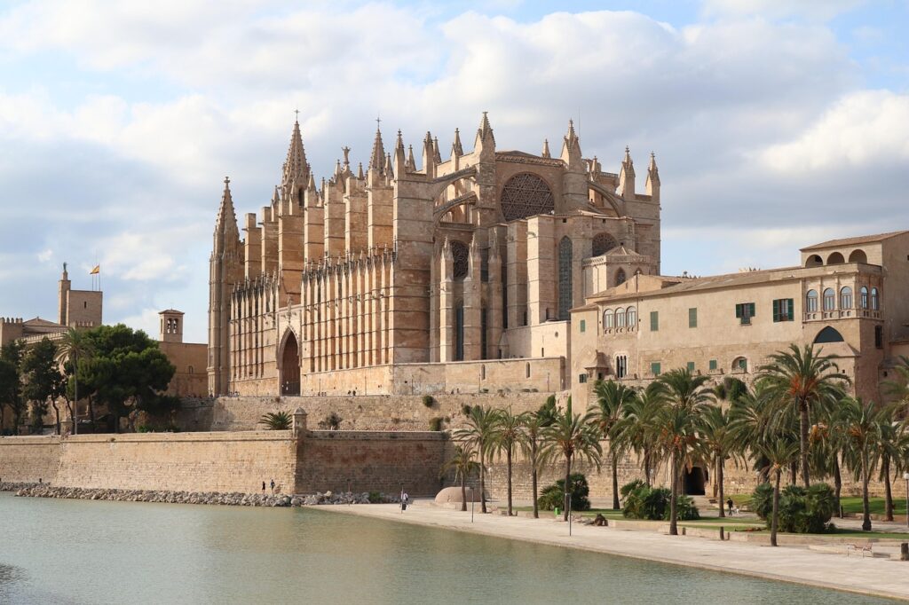 mallorca, palma, palma de mallorca, cathedral, architecture, building, historic center, la seu, historical, historic old town, landmark, tourism, downtown, church, facade, city, balearic islands, mallorca, mallorca, mallorca, mallorca, mallorca, la seu, la seu, la seu